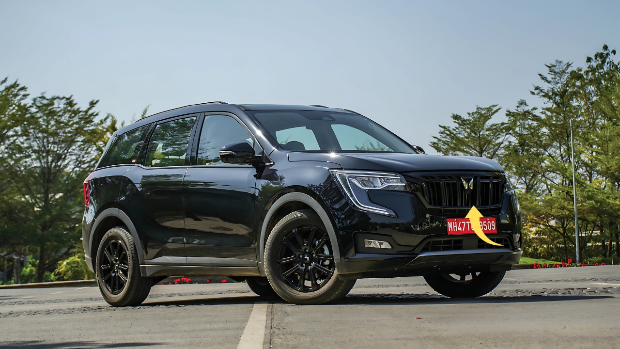 Mahindra XUV 700 – New black theme model launched in market